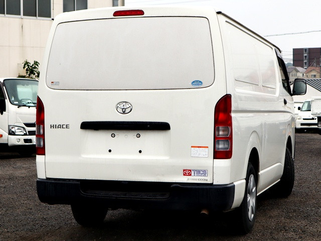 トヨタ ハイエースバン CBF-TRH200V(2WD)の写真3