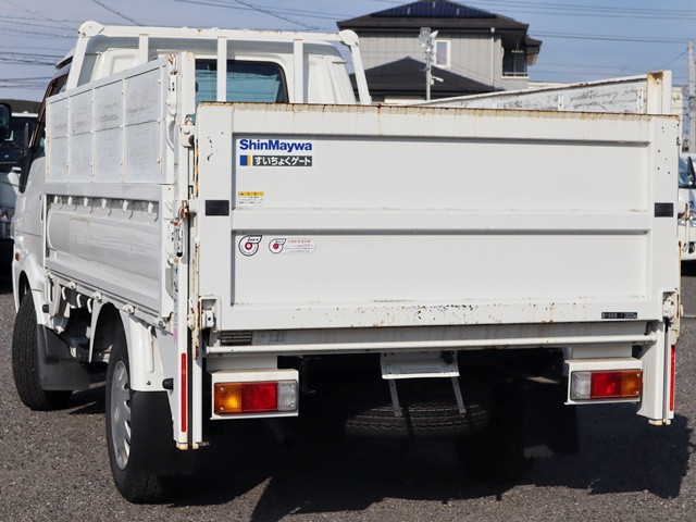 マツダ ボンゴトラック DBF-SLP2T(2WD)の写真2