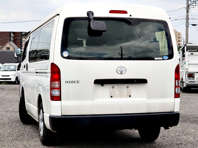 トヨタ ハイエース CBA-TRH219W(4WD)の写真2