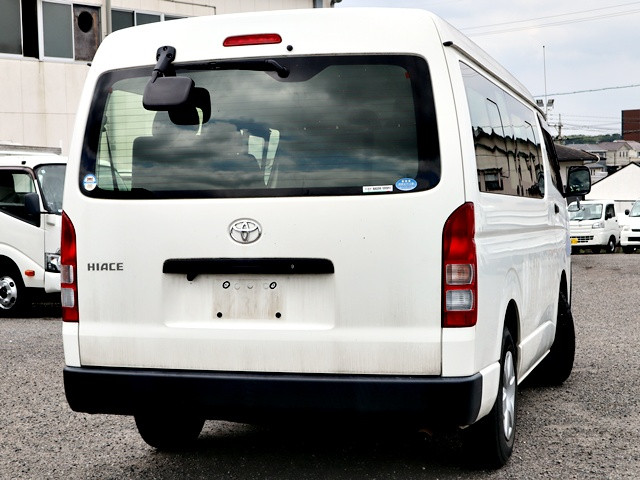トヨタ ハイエース CBA-TRH219W(4WD)の写真3