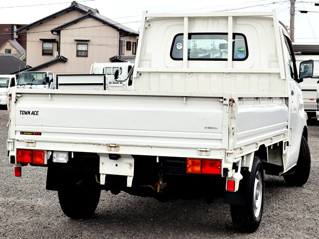 トヨタ タウンエーストラック DBF-S402U(2WD)の写真3