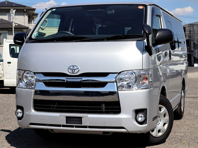 トヨタ ハイエースバン CBF-TRH200Vの写真1