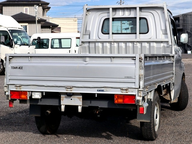 トヨタ タウンエーストラック 5BF-S403U(2WD)の写真3