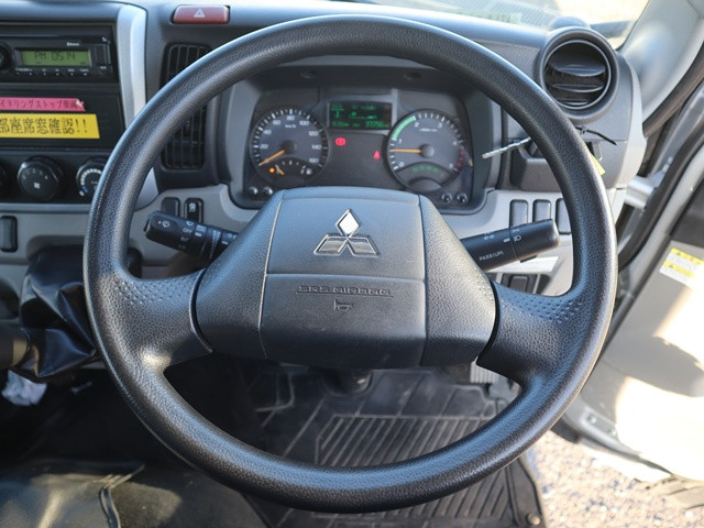 三菱 キャンター 2RG-FBA20(2WD)の写真4
