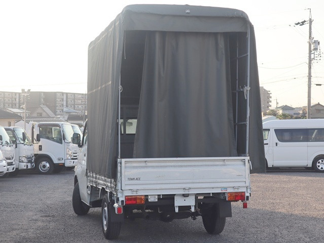 トヨタ タウンエーストラック DBF-S402U(2WD)の写真2