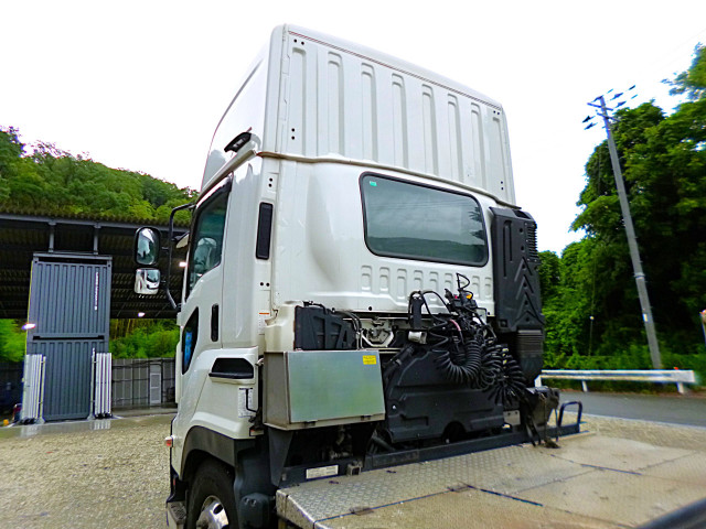 いすゞ ギガ 2PG-EXD52CD(2WD)の写真10