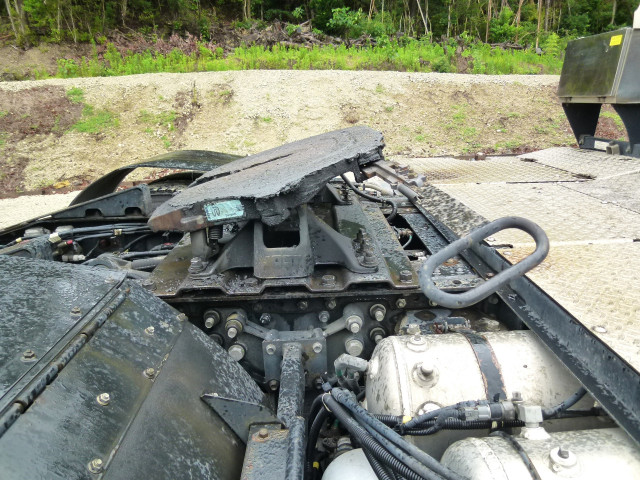 いすゞ ギガ 2PG-EXD52CD(2WD)の写真16