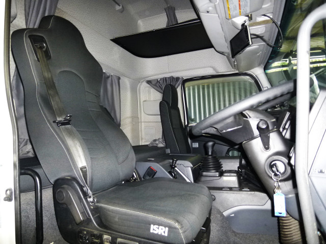 いすゞ ギガ 2PG-EXD52CD(2WD)の写真24