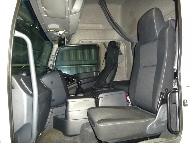 いすゞ ギガ 2PG-EXD52CD(2WD)の写真29