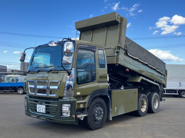 いすゞ ギガ QKG-CXZ77AT(6x4)の写真1