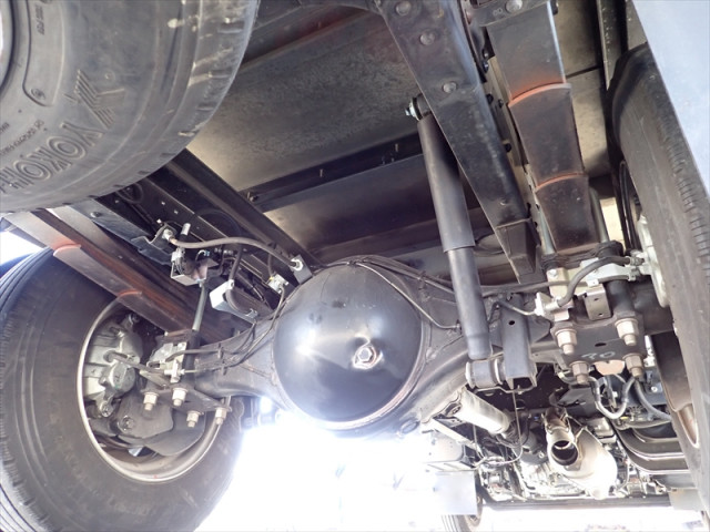 いすゞ エルフ 2RG-NPR88YN(2WD)の写真24