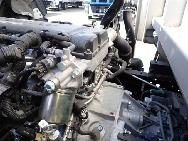 いすゞ エルフ 2RG-NPR88YN(2WD)の写真40