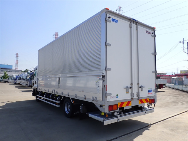いすゞ フォワード 2RG-FRR90T2(2WD)の写真4