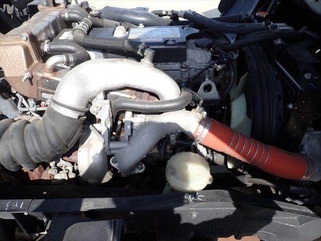 いすゞ フォワード 2RG-FRR90T2(2WD)の写真32