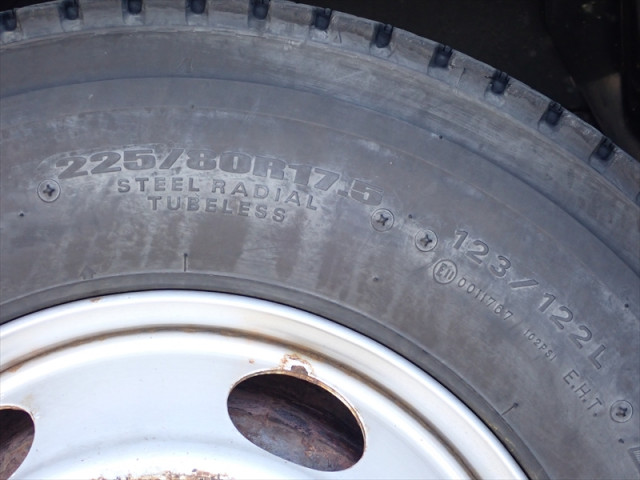 いすゞ フォワード 2RG-FRR90T2(2WD)の写真47