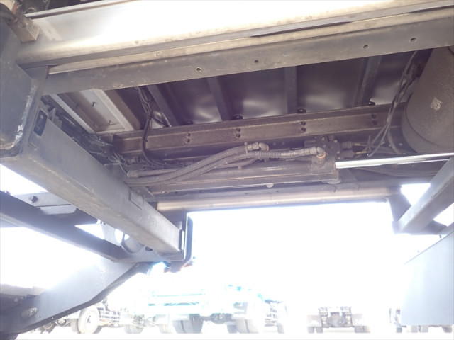 いすゞ フォワード TKG-FRR90T2(2WD)の写真11