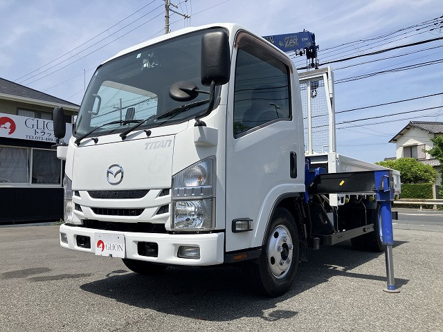 タイタン クレーン付