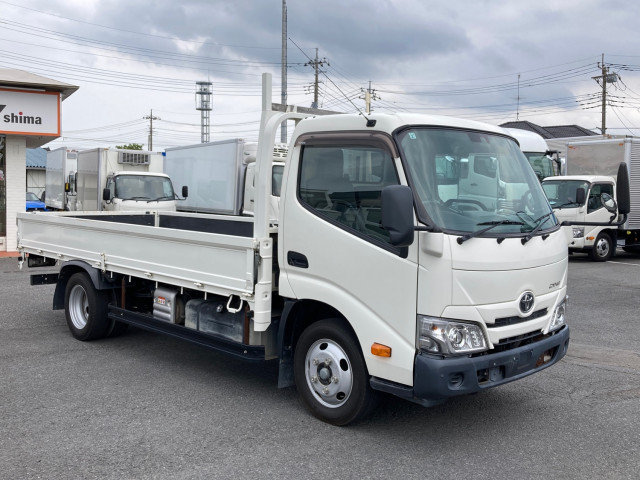 トヨタ ダイナ 2RG-XZU655(2WD)の写真2