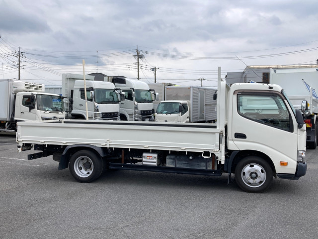 トヨタ ダイナ 2RG-XZU655(2WD)の写真6