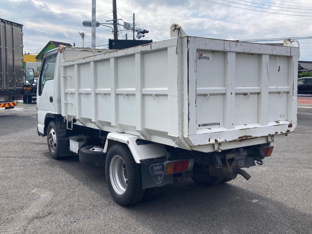 いすゞ エルフ PB-NKR81AN(2WD)の写真4