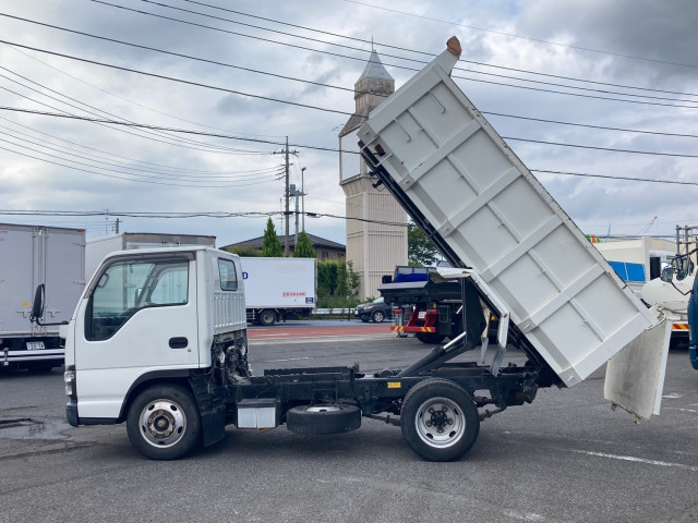 いすゞ エルフ PB-NKR81AN(2WD)の写真5