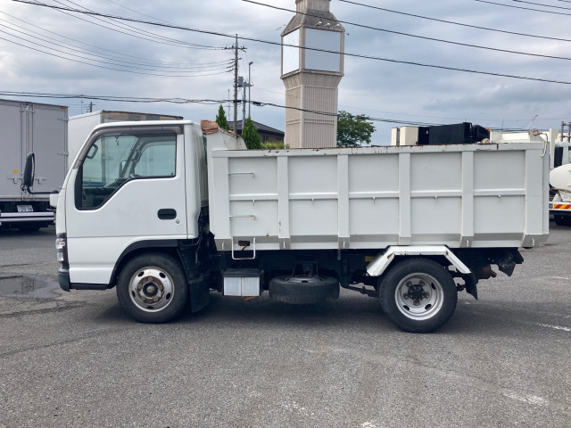 いすゞ エルフ PB-NKR81AN(2WD)の写真7