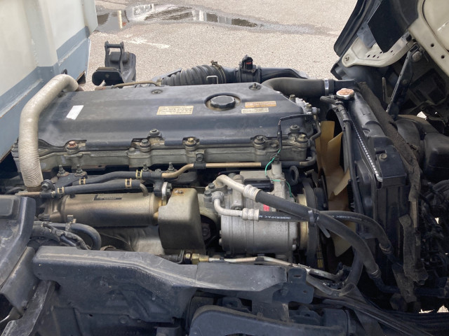 いすゞ エルフ PB-NKR81AN(2WD)の写真19