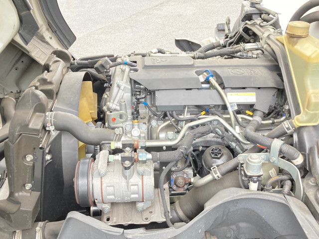 三菱 キャンター 2TG-FBA00(2WD)の写真14