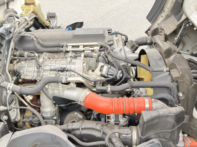 三菱 キャンター 2TG-FBA00(2WD)の写真15