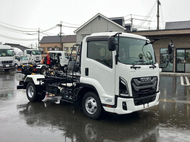 いすゞ フォワード 2RG-FRR90S4(2WD)の写真2