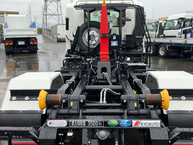 いすゞ フォワード 2RG-FRR90S4(2WD)の写真8