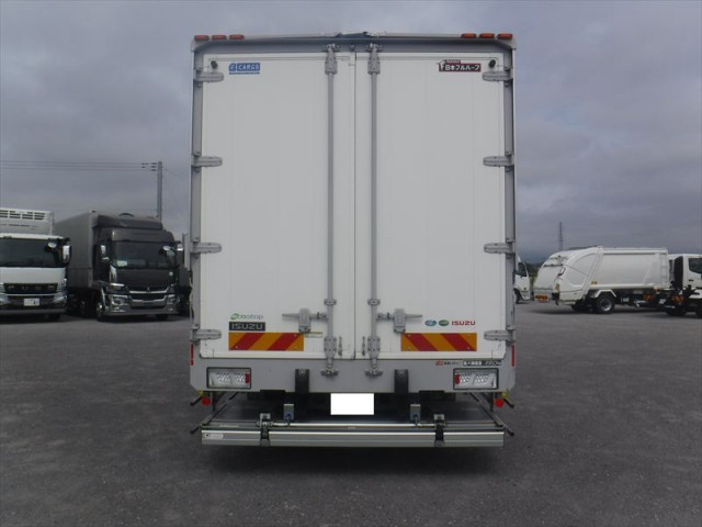 いすゞ フォワード 2RG-FRR90T2(2WD)の写真17