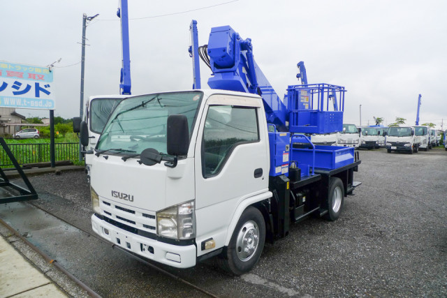 いすゞ エルフ BKG-NKR85N 2WD