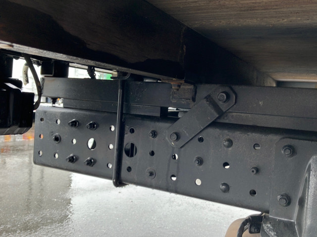 三菱 キャンター TPG-FBA50(2WD)の写真13