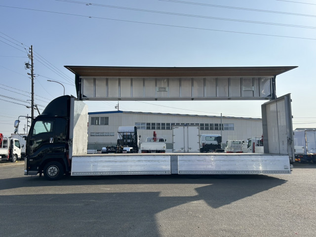 いすゞ ギガ 2PG-CYJ77C(8x4)の写真5