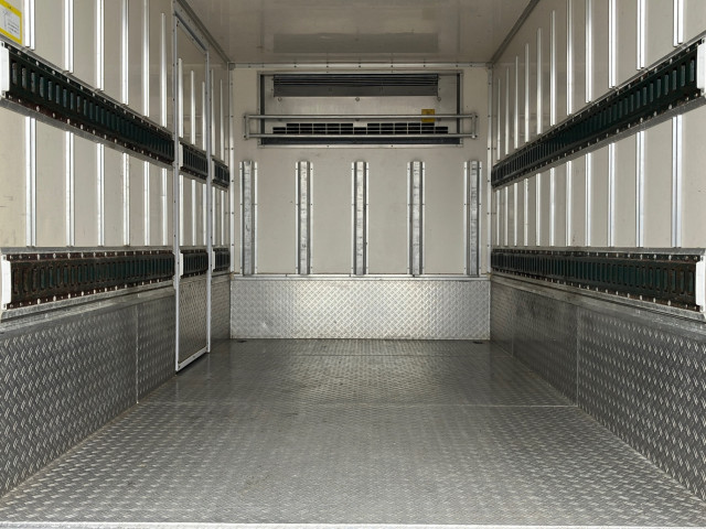 いすゞ エルフ TPG-NLR85AN(2WD)の写真8
