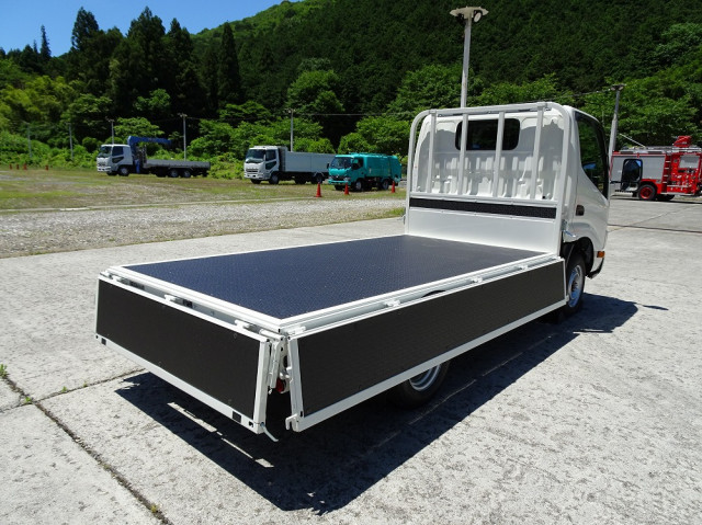 トヨタ ダイナ 2WG-GDY282(4WD)の写真2