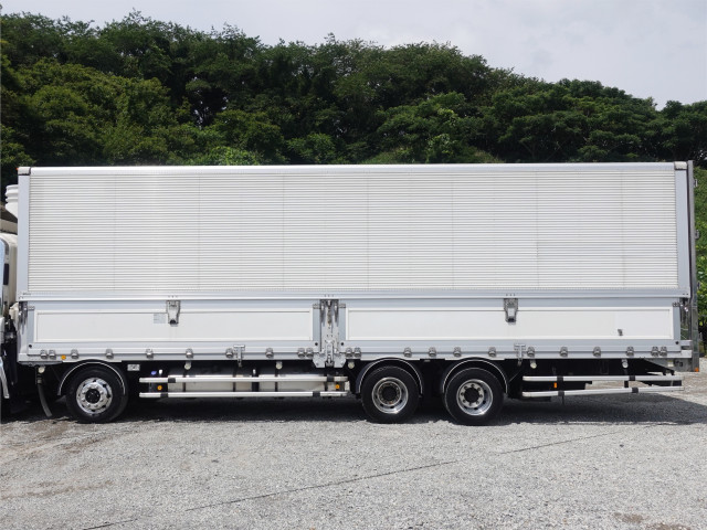 いすゞ ギガ QKG-CYJ77B(8x4)の写真8
