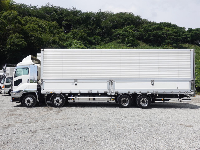 いすゞ ギガ QKG-CYJ77B(8x4)の写真9
