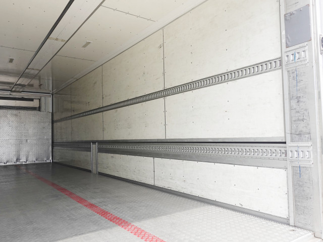 いすゞ ギガ QKG-CYJ77B(8x4)の写真15