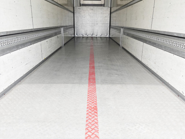 いすゞ ギガ QKG-CYJ77B(8x4)の写真17