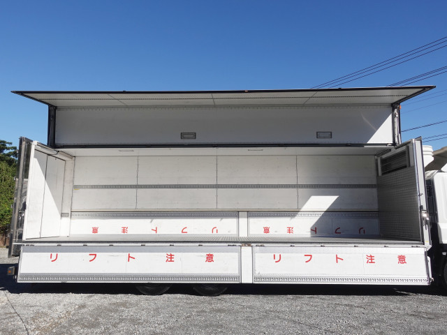 いすゞ ギガ 2KG-CYL77C(6x2)の写真11