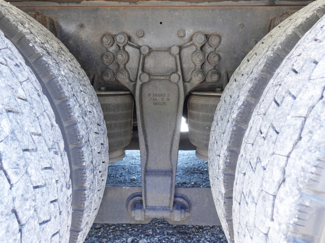 いすゞ ギガ 2KG-CYL77C(6x2)の写真23
