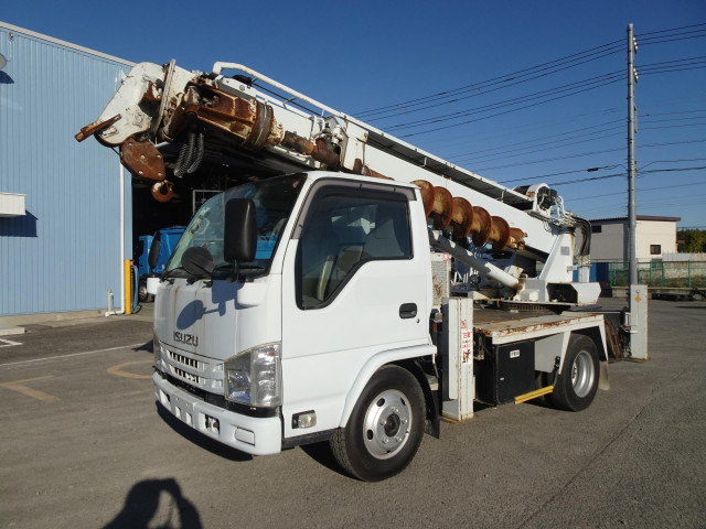 エルフ 穴掘建柱車