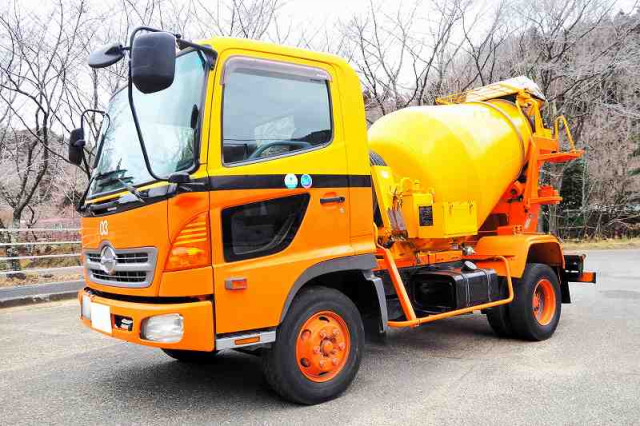 レンジャー ミキサー車