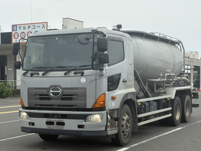 日野 プロフィア QKG-FR1APBA(2WD)の写真1