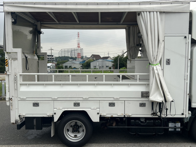 いすゞ エルフ BDG-NMR85N(2WD)の写真6
