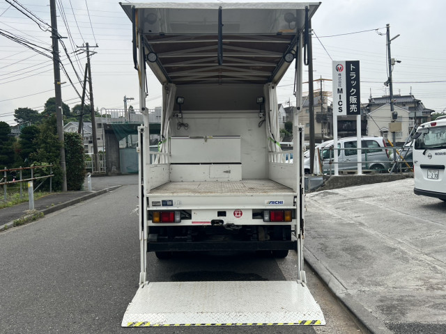 いすゞ エルフ BDG-NMR85N(2WD)の写真9