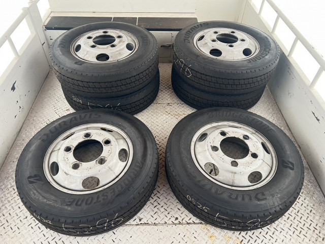 いすゞ エルフ BDG-NMR85N(2WD)の写真33