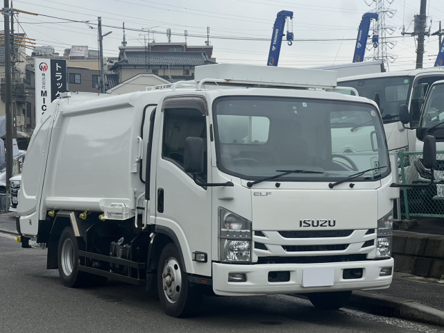 いすゞ エルフ TRG-NPR85AR(2WD)の写真2